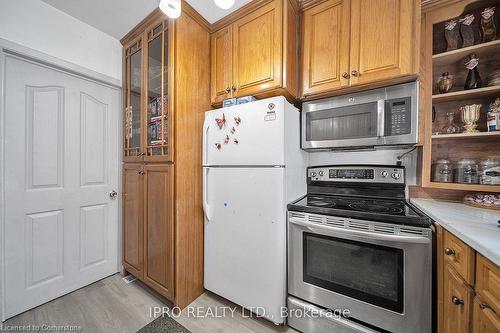 272 Westcourt Place, Waterloo, ON - Indoor Photo Showing Kitchen