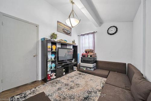 272 Westcourt Place, Waterloo, ON - Indoor Photo Showing Living Room