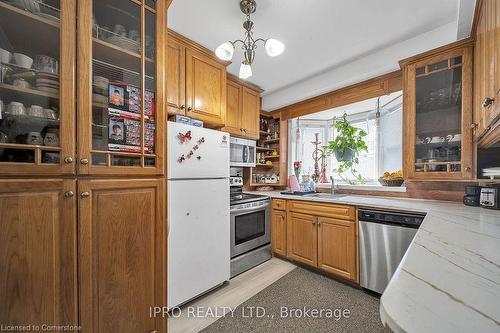 272 Westcourt Place, Waterloo, ON - Indoor Photo Showing Kitchen