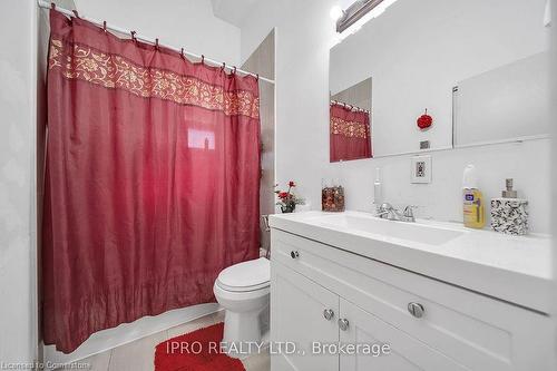 272 Westcourt Place, Waterloo, ON - Indoor Photo Showing Bathroom