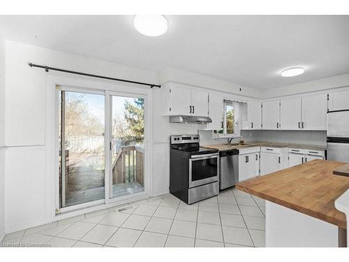 149 Victor Boulevard, Hamilton, ON - Indoor Photo Showing Kitchen