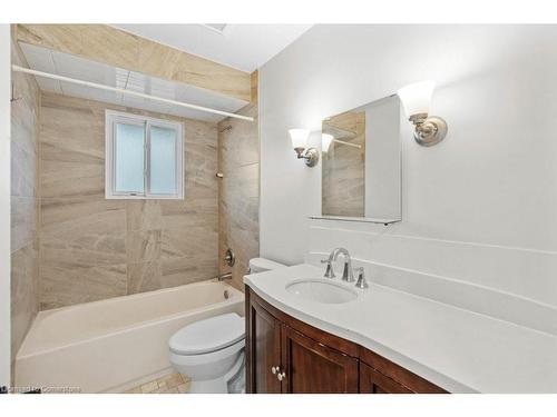 149 Victor Boulevard, Hamilton, ON - Indoor Photo Showing Bathroom