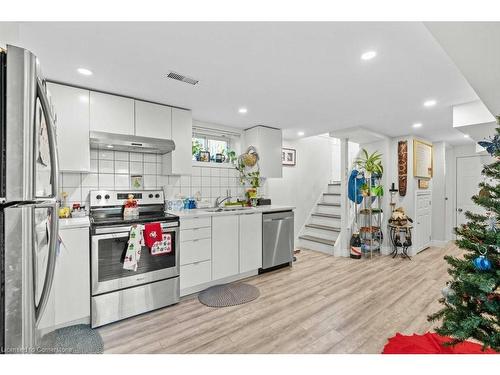 149 Victor Boulevard, Hamilton, ON - Indoor Photo Showing Kitchen With Stainless Steel Kitchen