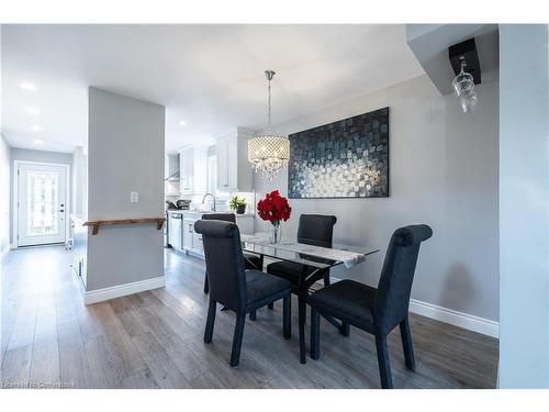 3052 Flanagan Court, Burlington, ON - Indoor Photo Showing Dining Room