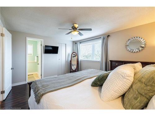 3052 Flanagan Court, Burlington, ON - Indoor Photo Showing Bedroom