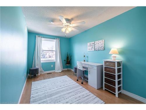 3052 Flanagan Court, Burlington, ON - Indoor Photo Showing Bedroom