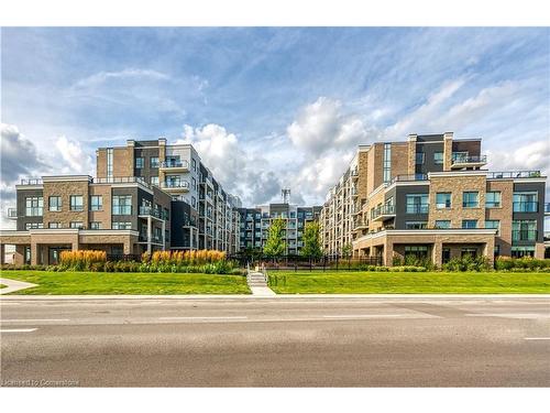 417-5055 Greenlane Road, Beamsville, ON - Outdoor With Balcony With Facade