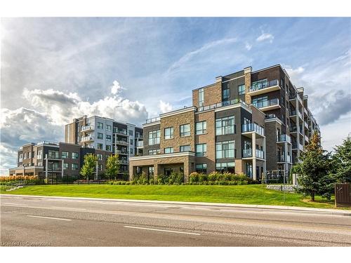 417-5055 Greenlane Road, Beamsville, ON - Outdoor With Balcony With Facade