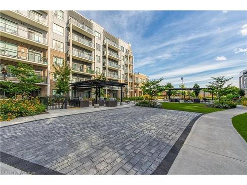 417-5055 Greenlane Road, Beamsville, ON - Outdoor With Balcony With Facade