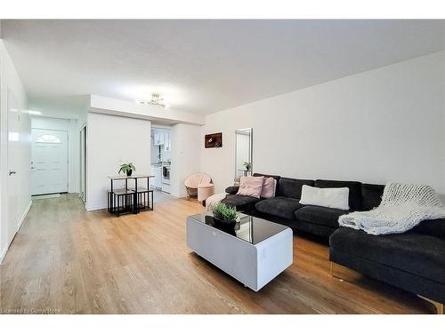 110-350 Quigley Road, Hamilton, ON - Indoor Photo Showing Living Room