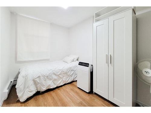 110-350 Quigley Road, Hamilton, ON - Indoor Photo Showing Bedroom