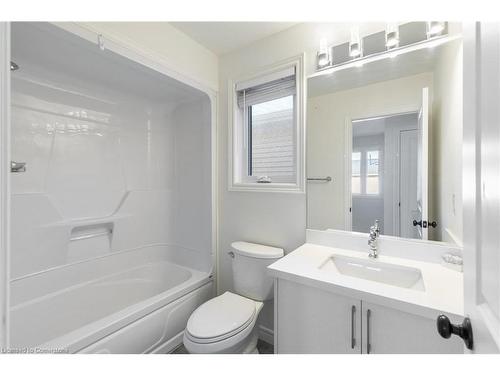 730 Knox Avenue, Hamilton, ON - Indoor Photo Showing Bathroom