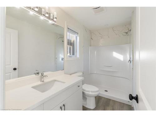 730 Knox Avenue, Hamilton, ON - Indoor Photo Showing Bathroom