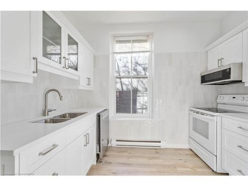 2-80 East Avenue S, Hamilton, ON - Indoor Photo Showing Kitchen With Double Sink