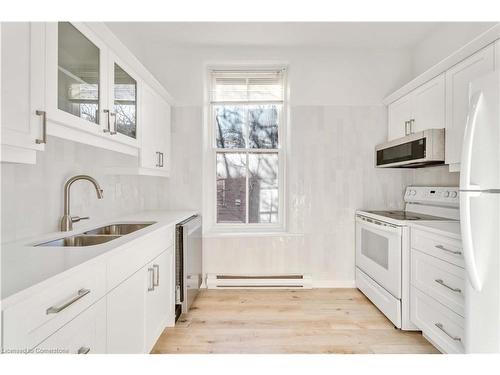 2-80 East Avenue S, Hamilton, ON - Indoor Photo Showing Kitchen With Double Sink