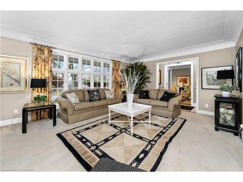 481 Townsend Avenue, Burlington, ON - Indoor Photo Showing Living Room