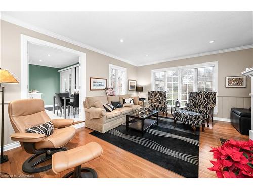 481 Townsend Avenue, Burlington, ON - Indoor Photo Showing Living Room