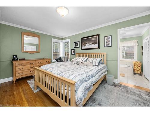 481 Townsend Avenue, Burlington, ON - Indoor Photo Showing Bedroom