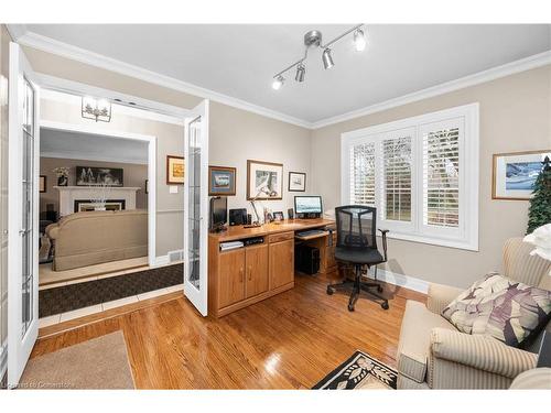 481 Townsend Avenue, Burlington, ON - Indoor Photo Showing Living Room With Fireplace