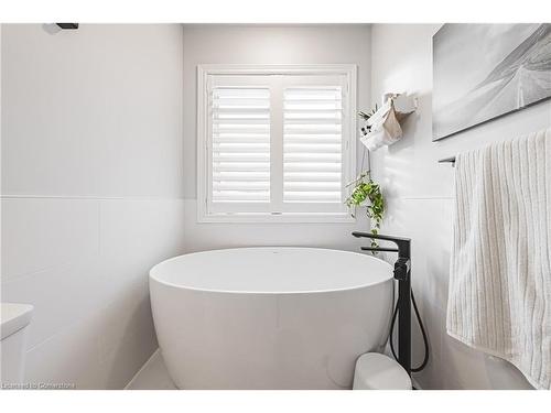 2244 Dewsbury Drive, Oakville, ON - Indoor Photo Showing Bathroom