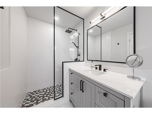 2244 Dewsbury Drive, Oakville, ON - Indoor Photo Showing Bathroom