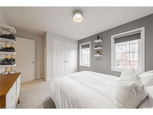 2244 Dewsbury Drive, Oakville, ON - Indoor Photo Showing Bedroom