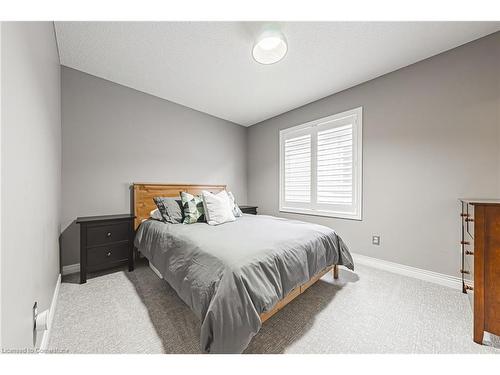 2244 Dewsbury Drive, Oakville, ON - Indoor Photo Showing Bedroom