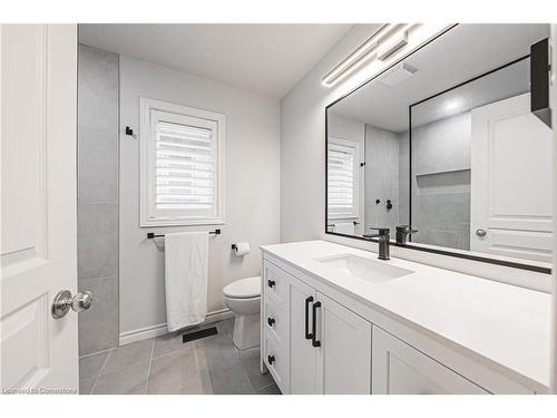 2244 Dewsbury Drive, Oakville, ON - Indoor Photo Showing Bathroom