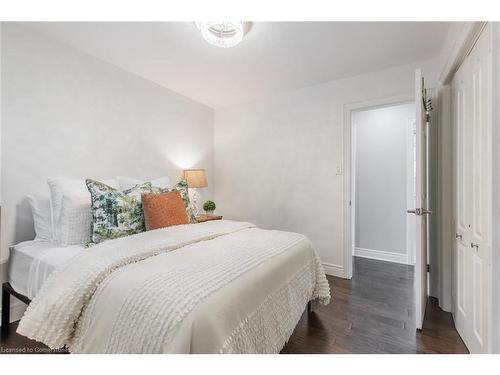 1223 Dunsmure Road, Hamilton, ON - Indoor Photo Showing Bedroom