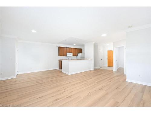 213-443 Centennial Forest Drive, Milton, ON - Indoor Photo Showing Kitchen