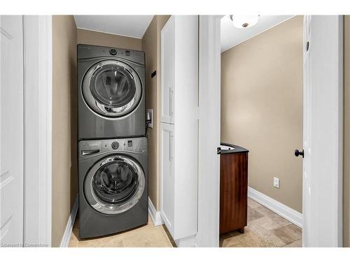 115 Gibson Street, Grimsby, ON - Indoor Photo Showing Laundry Room