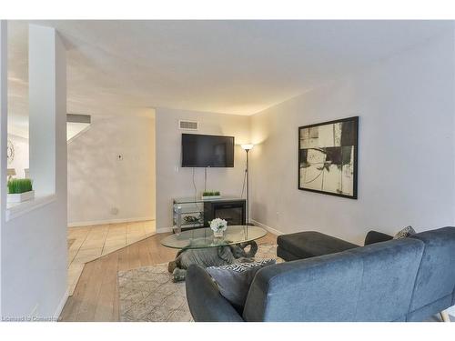 20 Basswood Road, Simcoe, ON - Indoor Photo Showing Living Room