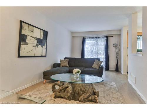 20 Basswood Road, Simcoe, ON - Indoor Photo Showing Living Room