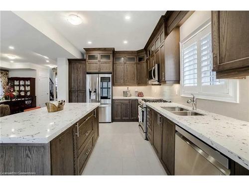 48 Eringate Court Court, Hamilton, ON - Indoor Photo Showing Kitchen With Stainless Steel Kitchen With Double Sink With Upgraded Kitchen