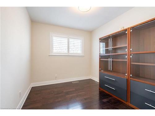 5247 Spruce Avenue, Burlington, ON - Indoor Photo Showing Other Room