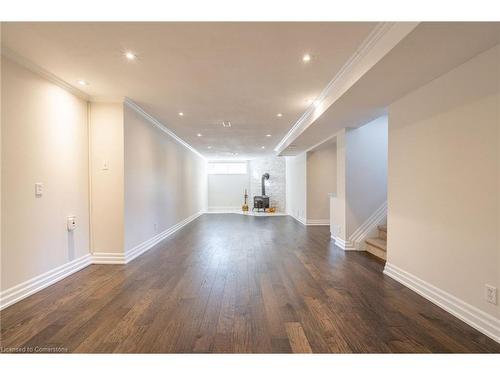 5247 Spruce Avenue, Burlington, ON - Indoor Photo Showing Other Room