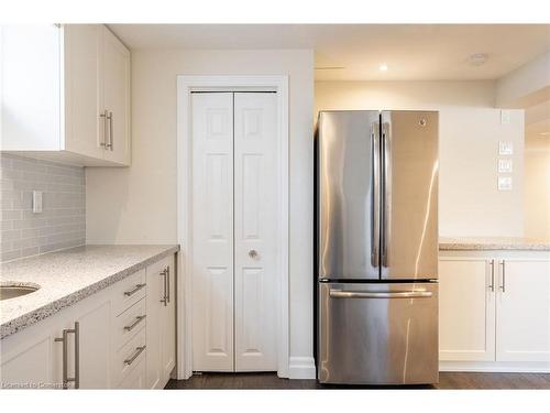 5247 Spruce Avenue, Burlington, ON - Indoor Photo Showing Kitchen