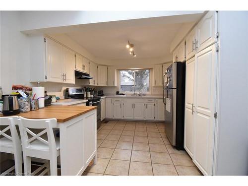 142 Council Crescent, Ancaster, ON - Indoor Photo Showing Kitchen