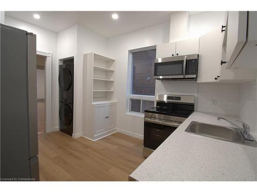 113 Murray Street E, Hamilton, ON - Indoor Photo Showing Kitchen