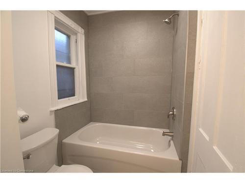 113 Murray Street E, Hamilton, ON - Indoor Photo Showing Bathroom