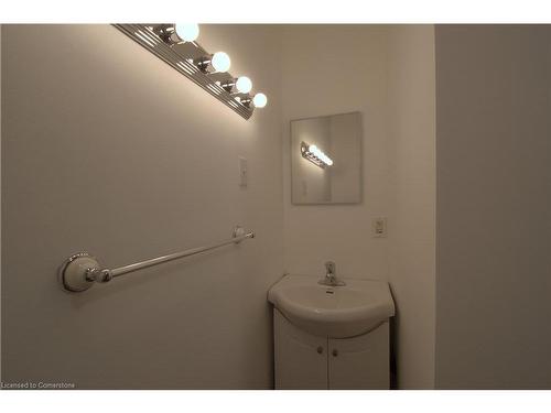 113 Murray Street E, Hamilton, ON - Indoor Photo Showing Bathroom