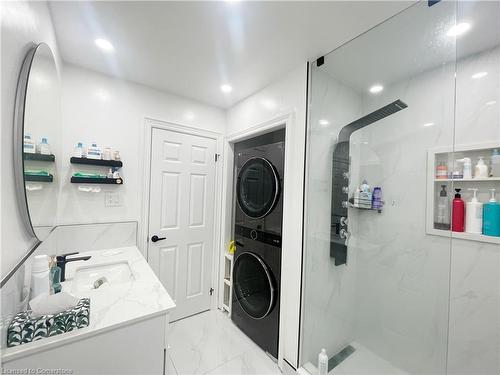 82 Guildwood Drive, Hamilton, ON - Indoor Photo Showing Laundry Room