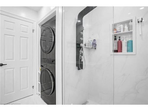 82 Guildwood Drive, Hamilton, ON - Indoor Photo Showing Laundry Room