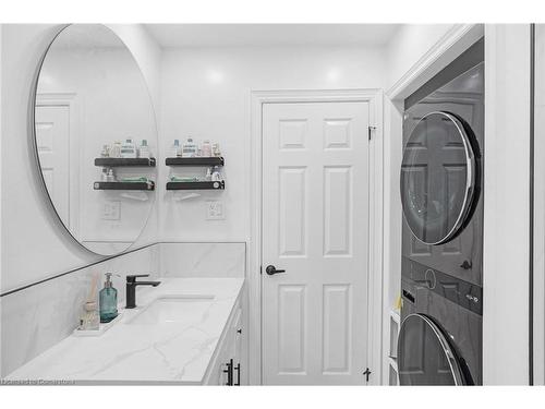 82 Guildwood Drive, Hamilton, ON - Indoor Photo Showing Laundry Room