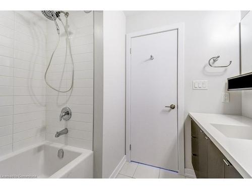 3-1890 Rymal Road E, Hamilton, ON - Indoor Photo Showing Bathroom