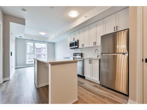 201-480 Gordon Krantz Avenue, Milton, ON - Indoor Photo Showing Kitchen