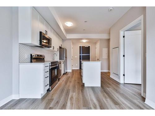 201-480 Gordon Krantz Avenue, Milton, ON - Indoor Photo Showing Kitchen