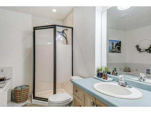 85 Foxborough Drive, Ancaster, ON - Indoor Photo Showing Bathroom