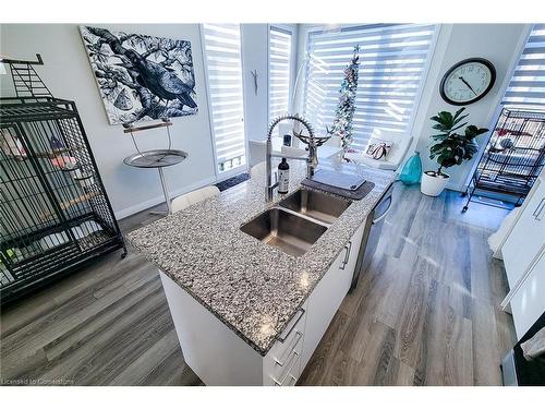 27-270 Melvin Avenue Avenue, Hamilton, ON - Indoor Photo Showing Kitchen With Double Sink