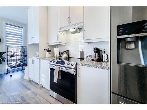 27-270 Melvin Avenue Avenue, Hamilton, ON - Indoor Photo Showing Kitchen With Upgraded Kitchen